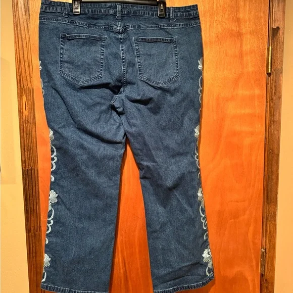 Denim 24/7 Dark Wash Jeans With Teal Embroidered Pattern Size 22W - Picture 5 of 6